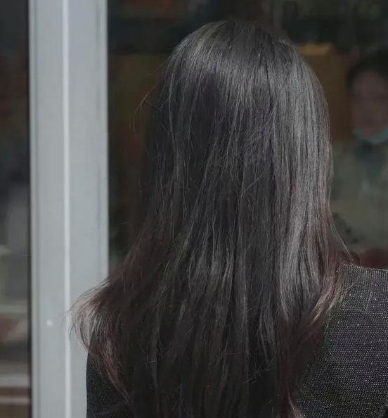 2025年最火丁子裤秀穿搭全攻略:显瘦百搭技巧与潮流趋势解析 2025年最火丁子裤秀穿搭全攻略:显瘦百搭技巧与潮流趋势解析