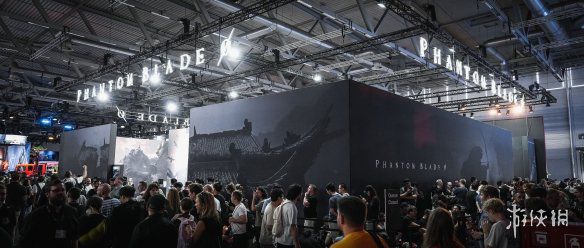 仅用十分钟便结束排队环节，宽达五百平方米的试玩区域瞬间人满为患！《影之刃零》荣登科隆展最热打卡之地