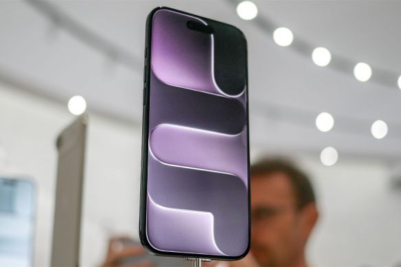 苹果历史上首次！曝光iPhone 18 Pro系列将迎来灵动岛尺寸的缩减