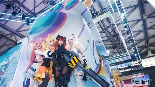 随着漫展的欢愉再次回归,2025年ChinaJoy由哔哩哔哩游戏带你尽情畅玩! 随着漫展的欢愉再次回归,2025年ChinaJoy由哔哩哔哩游戏带你尽情畅玩!