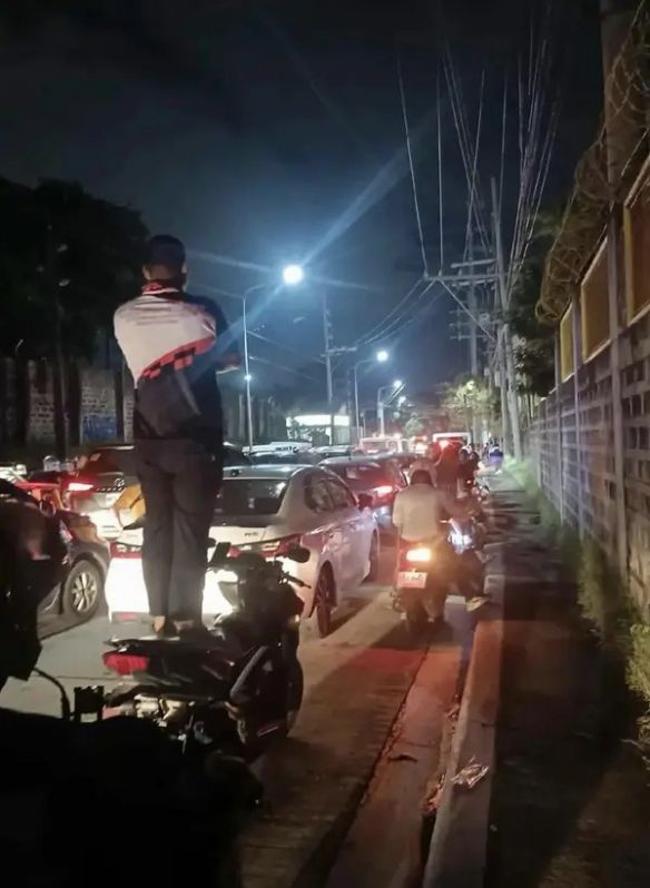 请放开那位少女!我来尝试体会痛苦_囧图_上部端庄无比,下部性感迷人 请放开那位少女!我来尝试体会痛苦_囧图_上部端庄无比,下部性感迷人