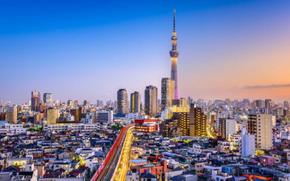 经过二十年的记录后，最新报告揭示东京的人口排名出现了显著变动，已降至全球第三位。

