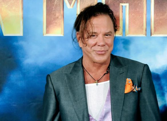 著名影帝米基·洛克因无法支付房屋租金，即将面临流落街头的窘境——好友发起募款求助