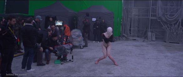 《重返寂静岭》中的怪物设计幕后揭秘，尤其关注女护士的形象塑造